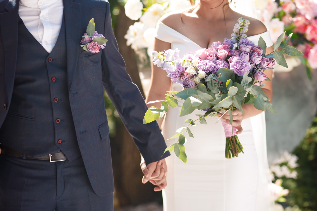 How to plan a wedding on a budget