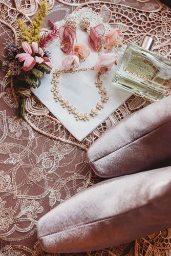 Love and Light_ Omaha Wedding Photographer_Videographer-2.jpg, getting ready