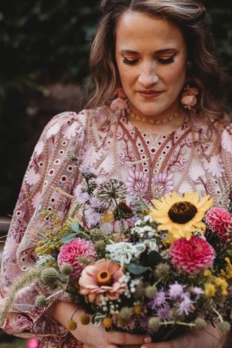 Love and Light_ Omaha Wedding Photographer_Videographer-9.jpg, ally flowers